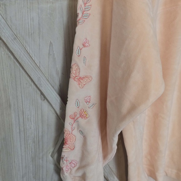 Disney Parks Peach Floral Sleeve Velour Embroidered Disneyland Spirit Jersey XS - Picture 7 of 10